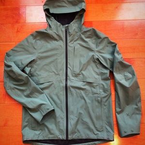 Men’s Small Lululemon Outpour Shell